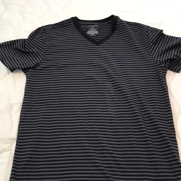 Express black striped size Medium T-shirt - Picture 1 of 3